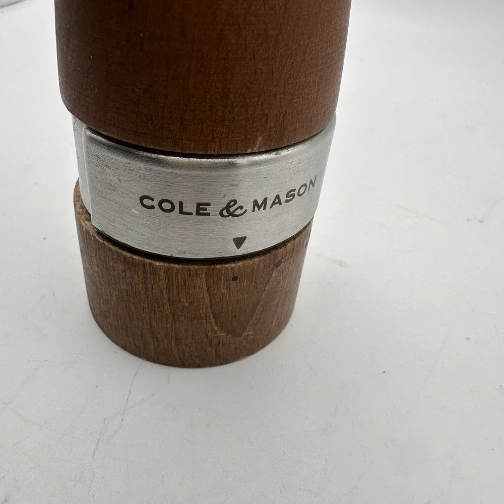 COLE & MASON Oldbury Wood Salt Grinder - Gourmet Mills Wooden Steel Gourmand 7.5